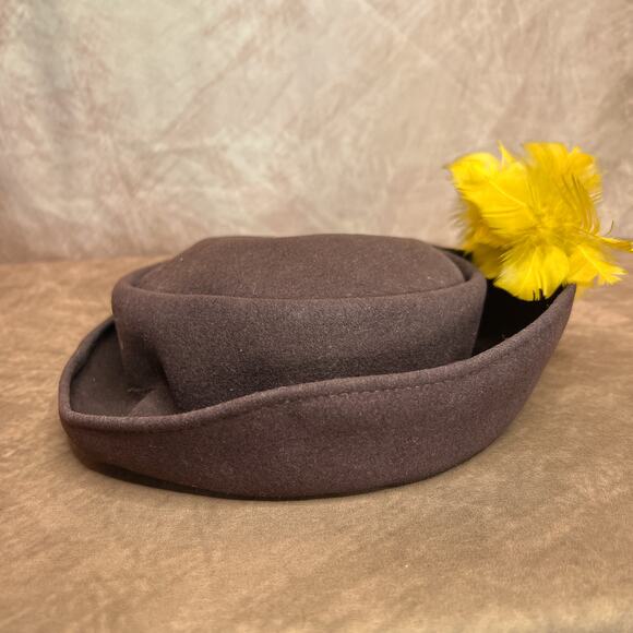 Vintage 40s Ultra Armand Schwab & Co Brown Wool Derby Pill Box Hat Feather Retro - Picture 5 of 7